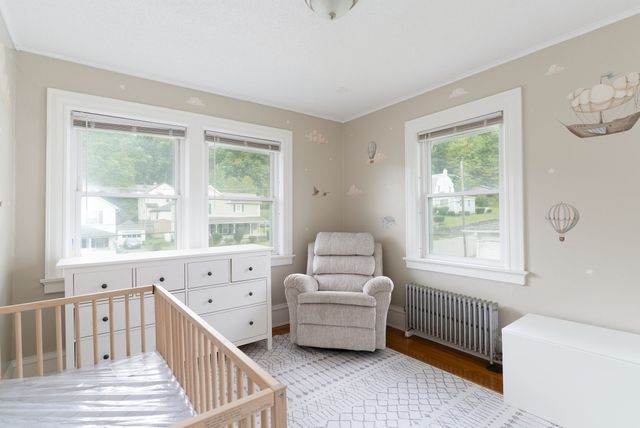 15 Holbrook St, Palmer, MA 01069