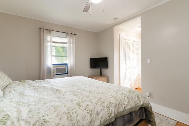 15 Holbrook St, Palmer, MA 01069