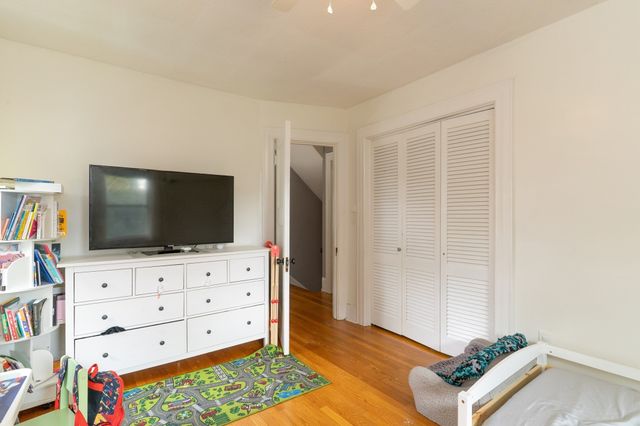 15 Holbrook St, Palmer, MA 01069