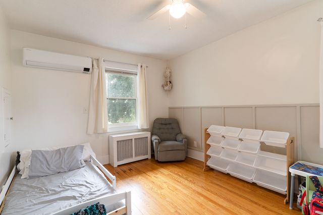 15 Holbrook St, Palmer, MA 01069