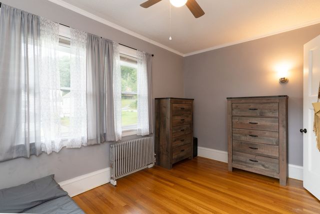 15 Holbrook St, Palmer, MA 01069
