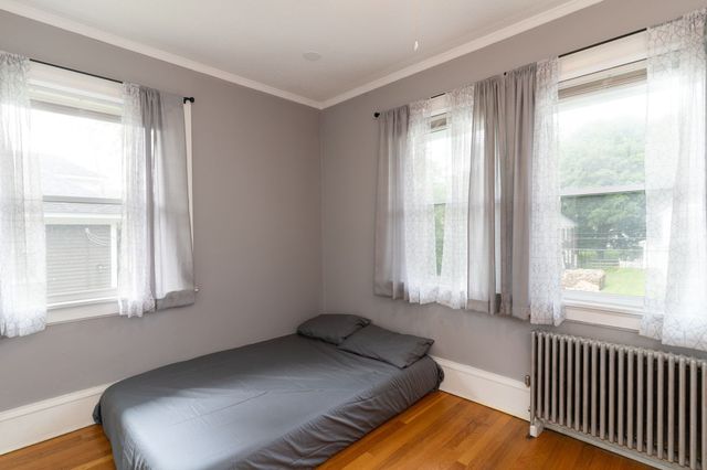 15 Holbrook St, Palmer, MA 01069