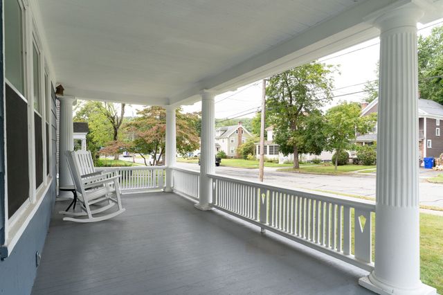 15 Holbrook St, Palmer, MA 01069