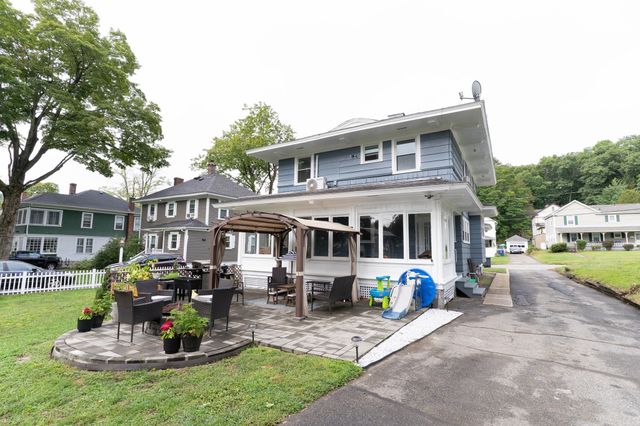 15 Holbrook St, Palmer, MA 01069