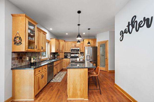 13936 Woodridge Path, Savage, MN 55378