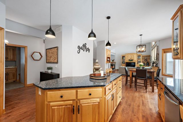 13936 Woodridge Path, Savage, MN 55378