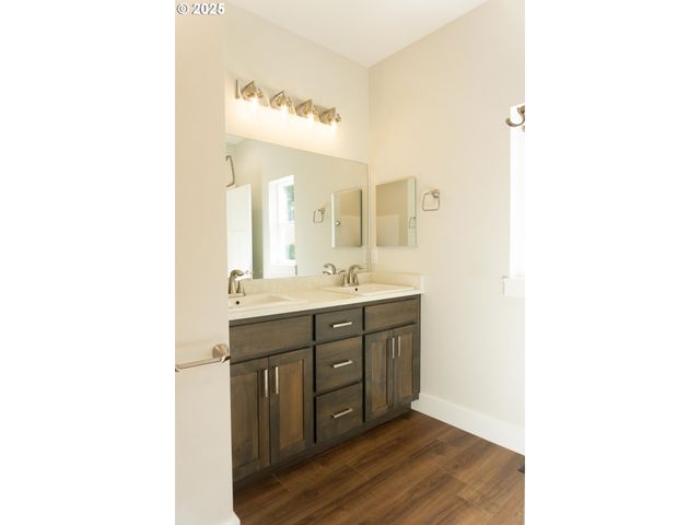 240 Sw Jefferson St, Sheridan, OR 97378