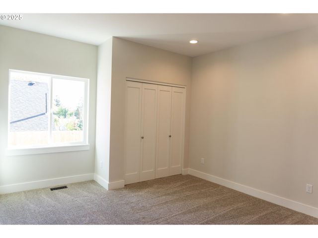 240 Sw Jefferson St, Sheridan, OR 97378