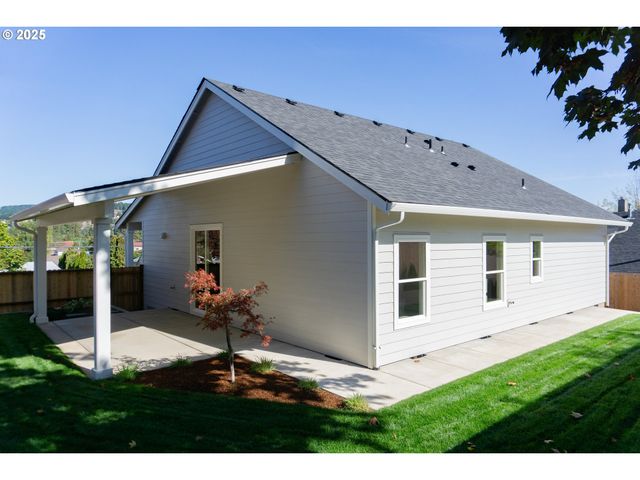 240 Sw Jefferson St, Sheridan, OR 97378