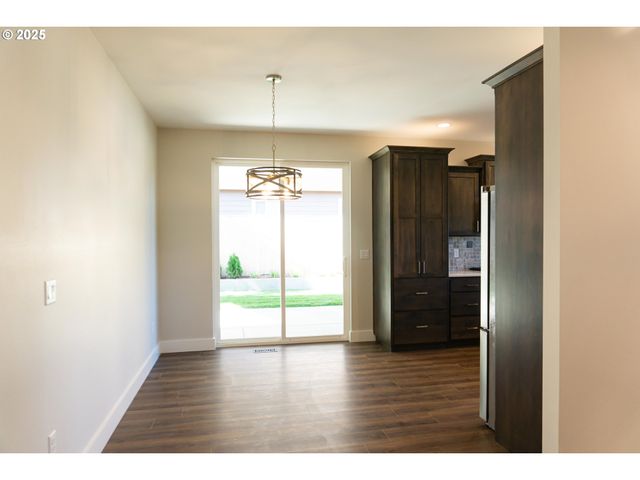 240 Sw Jefferson St, Sheridan, OR 97378