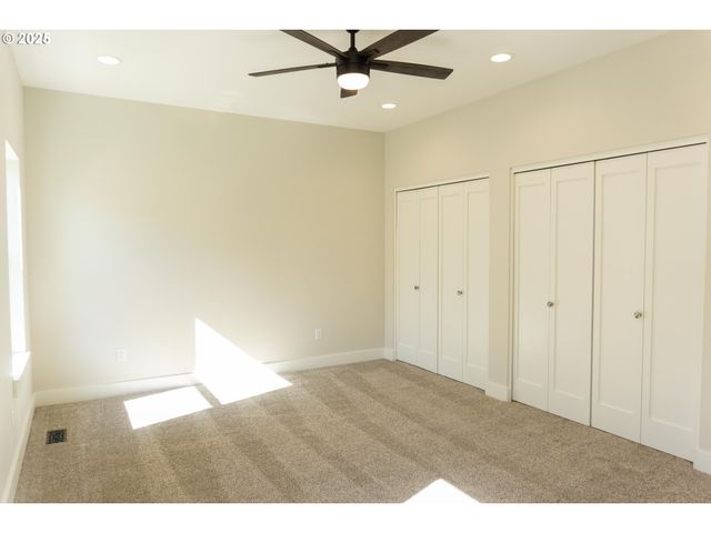 240 Sw Jefferson St, Sheridan, OR 97378