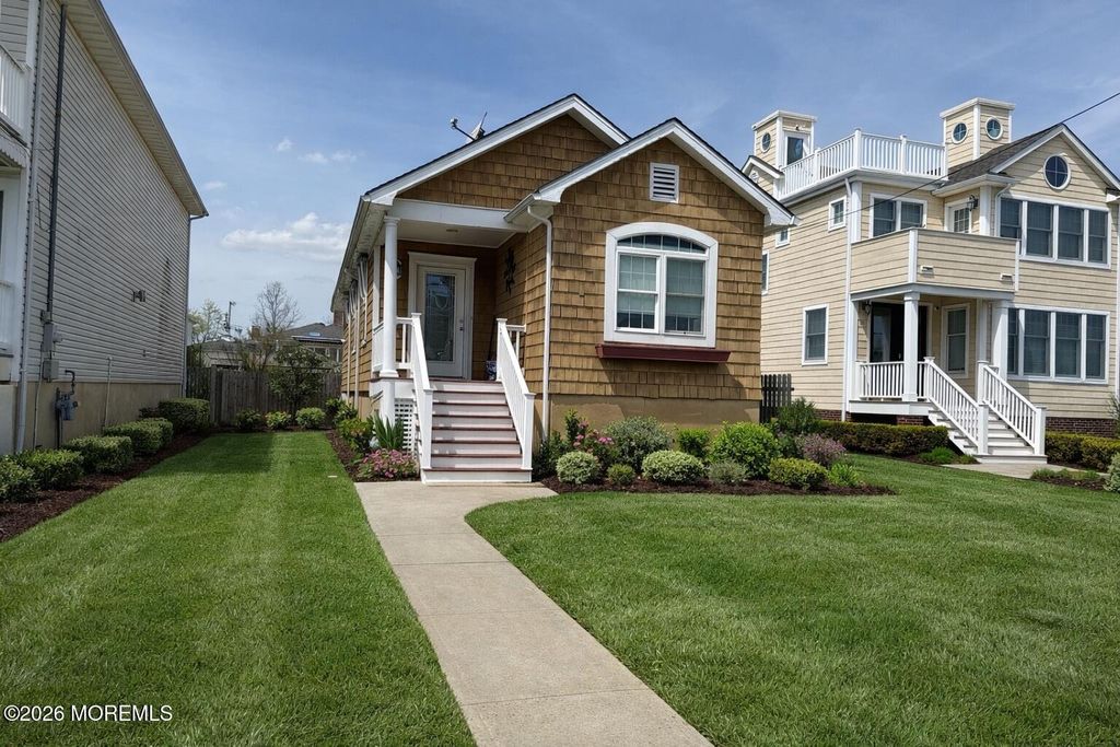 56 Waterman Avenue, Rumson, NJ 07760