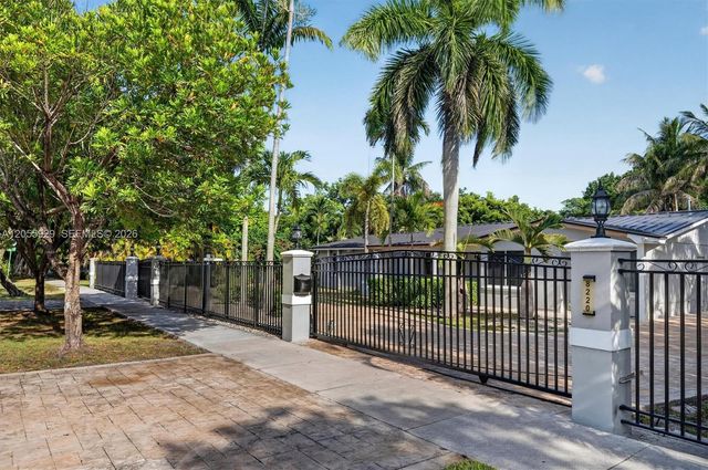 8220 SW 152nd Street 0, Palmetto Bay, FL 33157