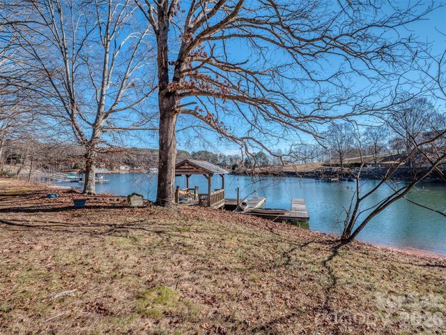 4677 Stratford Lane, Denver, NC 28037