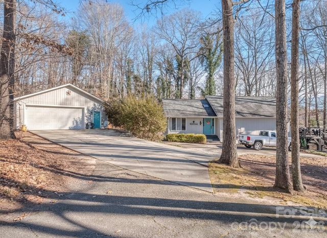 4677 Stratford Lane, Denver, NC 28037