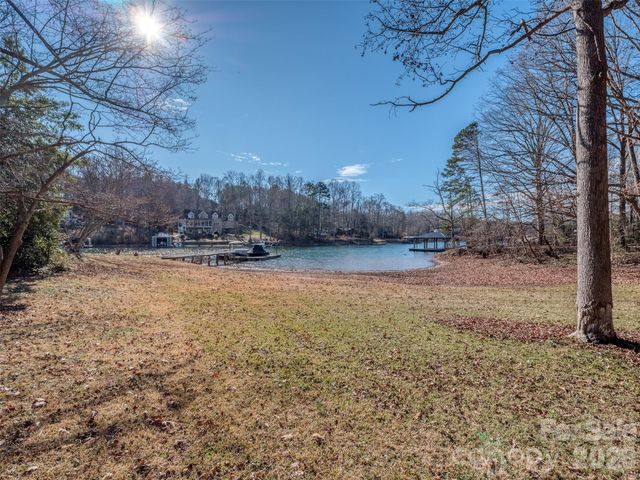 4677 Stratford Lane, Denver, NC 28037