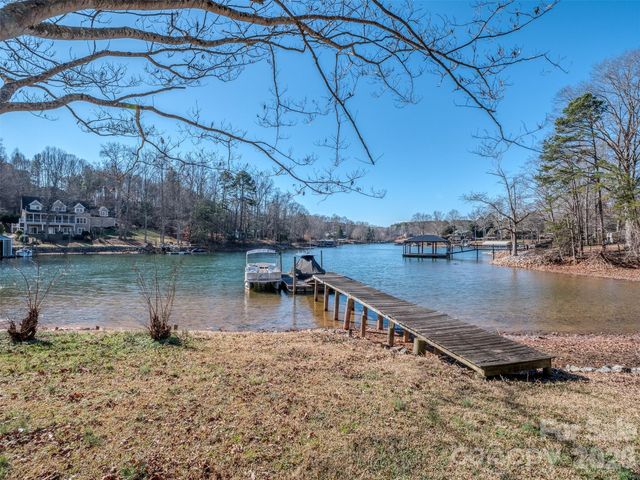 4677 Stratford Lane, Denver, NC 28037