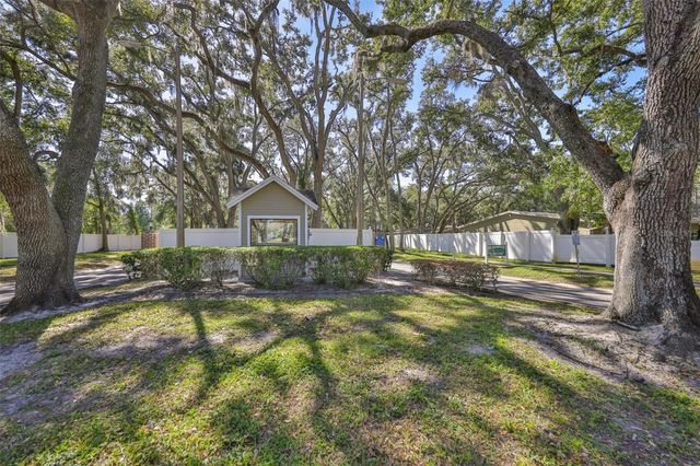 8616 PALM LANE, Temple Terrace, FL 33637