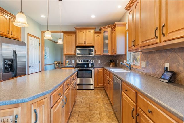 8811 Scotsbury Street NW, Massillon, OH 44646