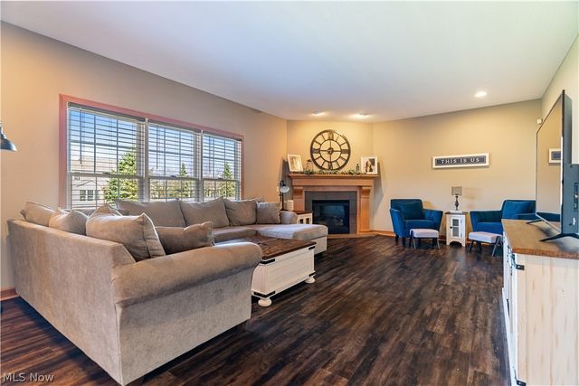 8811 Scotsbury Street NW, Massillon, OH 44646