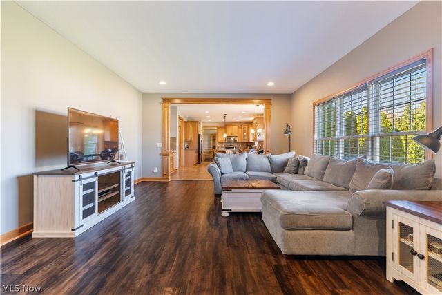 8811 Scotsbury Street NW, Massillon, OH 44646