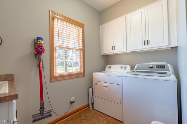 8811 Scotsbury Street NW, Massillon, OH 44646