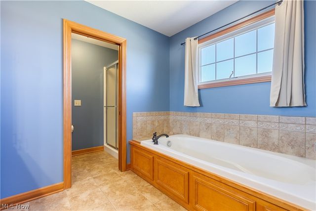 8811 Scotsbury Street NW, Massillon, OH 44646