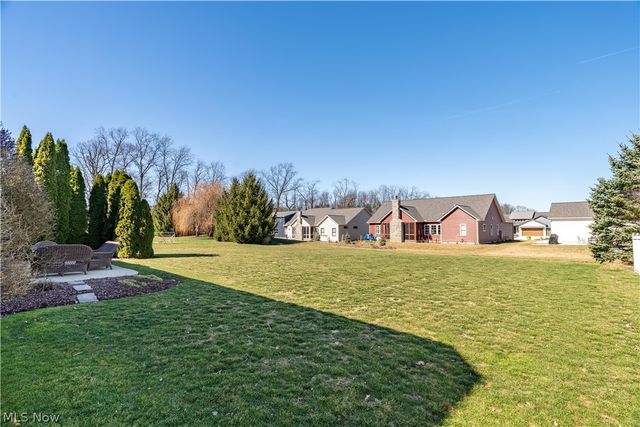 8811 Scotsbury Street NW, Massillon, OH 44646