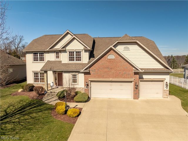 8811 Scotsbury Street NW, Massillon, OH 44646