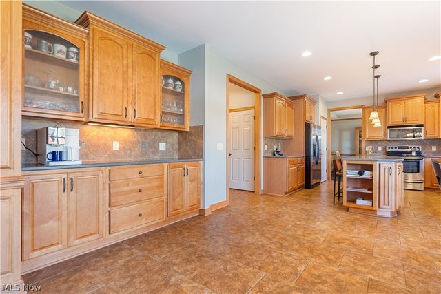 8811 Scotsbury Street NW, Massillon, OH 44646