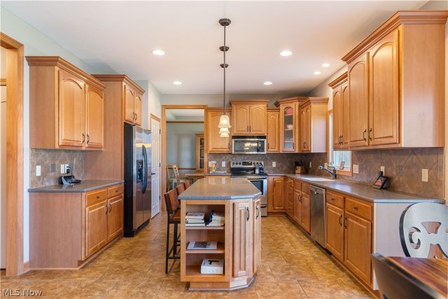 8811 Scotsbury Street NW, Massillon, OH 44646