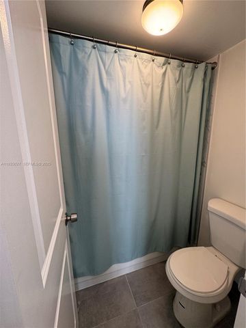 16710 NE 9th Ave 305, North Miami Beach, FL 33162