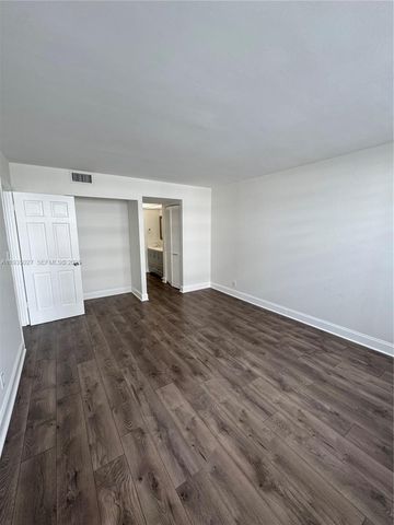 16710 NE 9th Ave 305, North Miami Beach, FL 33162