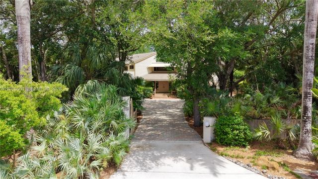 8875 SW 110th St, Miami, FL 33176