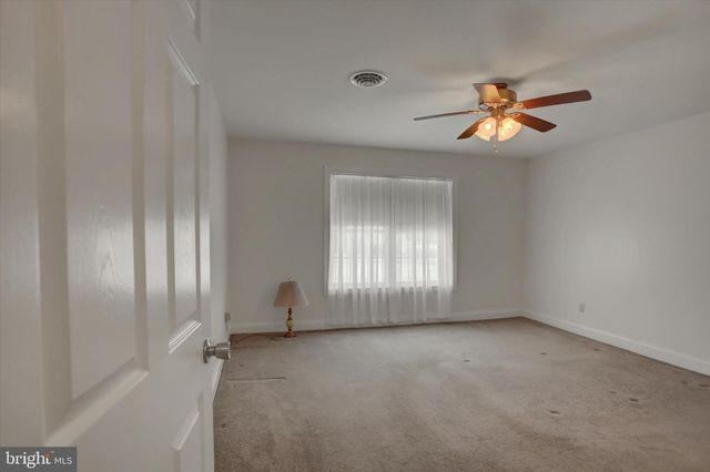 200 PARK VIEW DR, Chambersburg, PA 17201