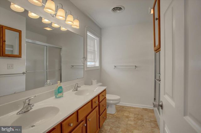 200 PARK VIEW DR, Chambersburg, PA 17201