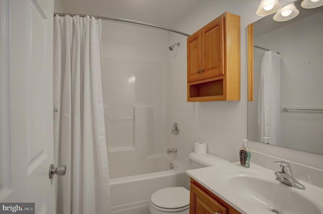 200 PARK VIEW DR, Chambersburg, PA 17201