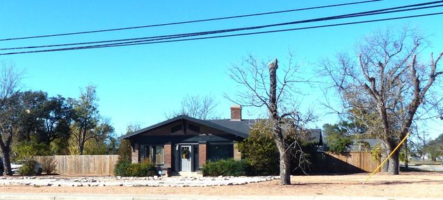 617 N Bridge, Brady, TX 76825