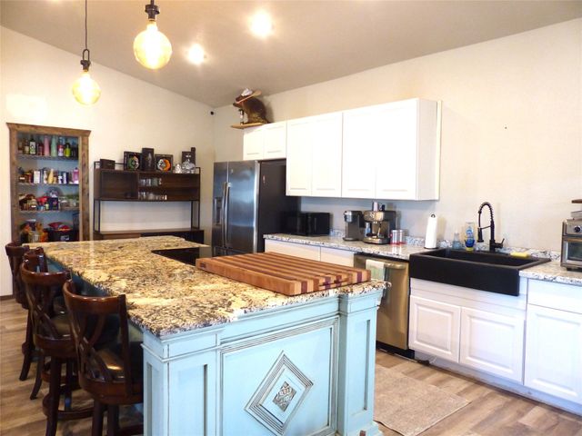 617 N Bridge, Brady, TX 76825