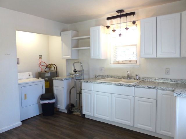 617 N Bridge, Brady, TX 76825