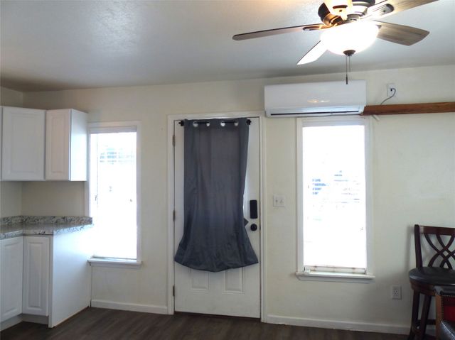 617 N Bridge, Brady, TX 76825