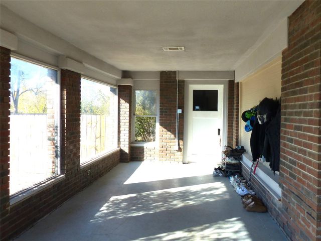 617 N Bridge, Brady, TX 76825