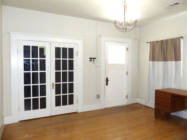 617 N Bridge, Brady, TX 76825