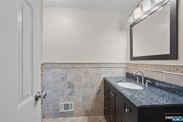 260 Saint Cloud Avenue, West Orange, NJ 07052
