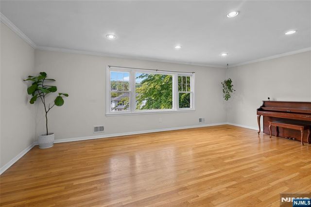 260 Saint Cloud Avenue, West Orange, NJ 07052