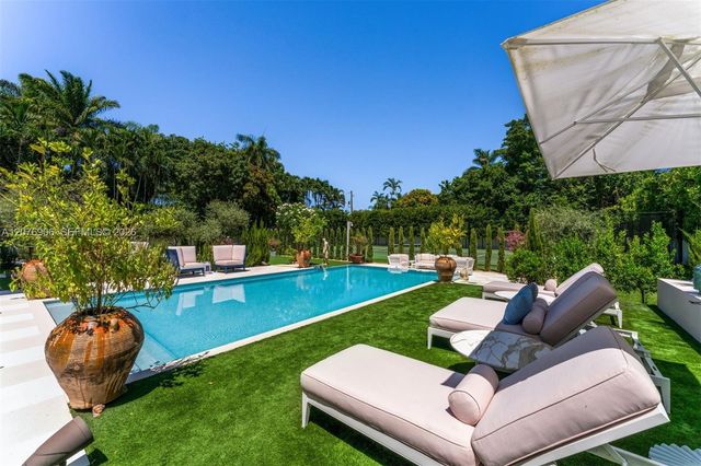 8345 Ponce De Leon Road, Miami, FL 33143