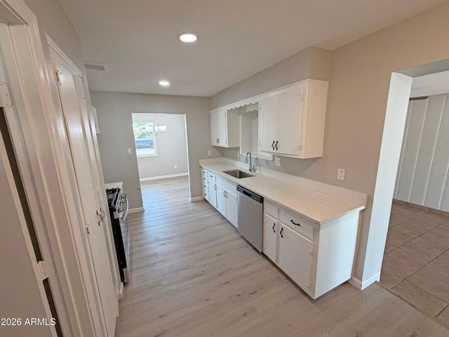 100 E 7TH Drive, Mesa, AZ 85210