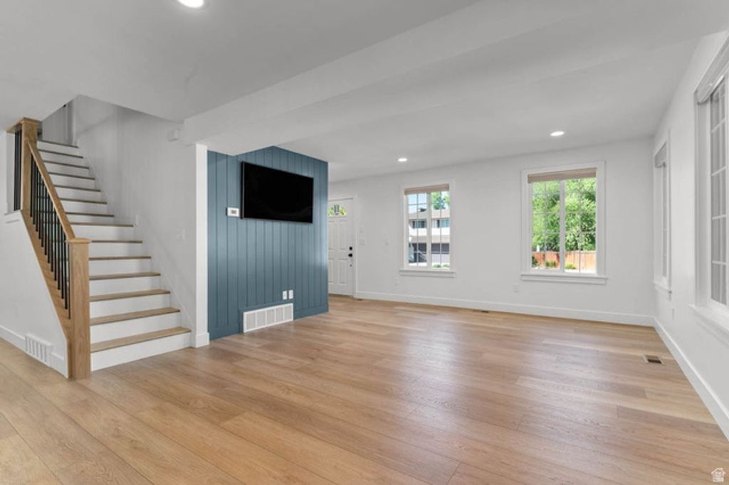 Image 13 of property listing at 3440 E WINESAP RD, Cottonwood Heights, UT 84121