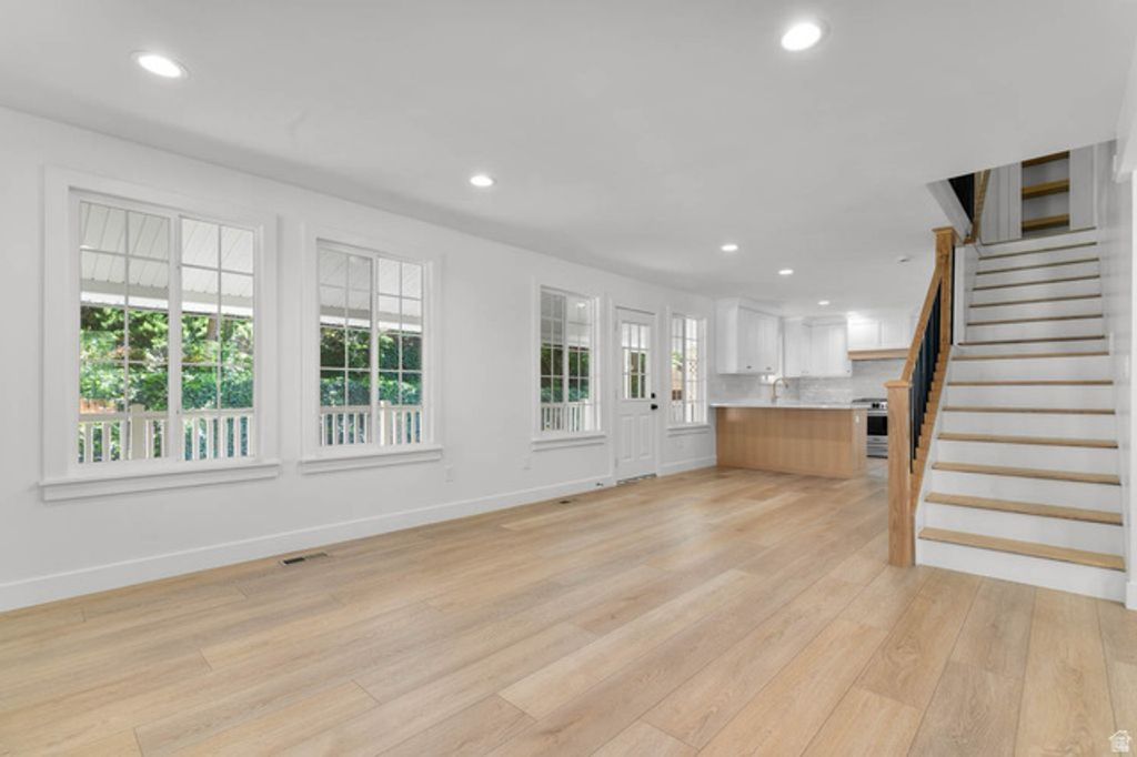 Image 14 of property listing at 3440 E WINESAP RD, Cottonwood Heights, UT 84121