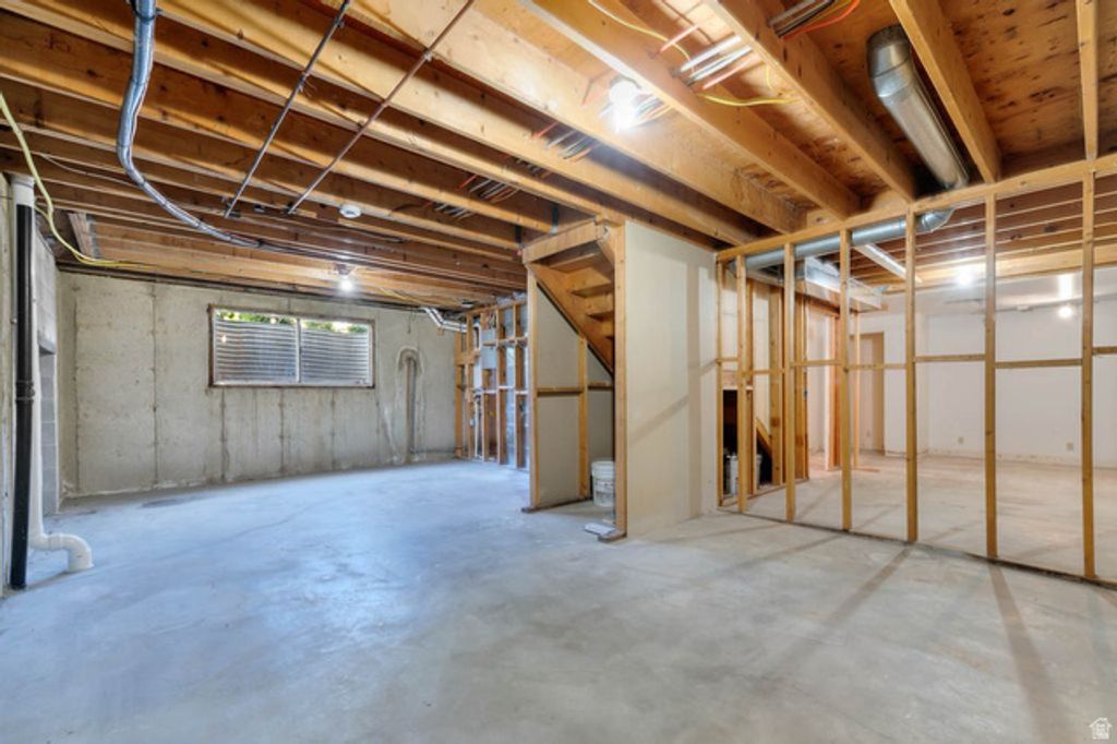 Image 26 of property listing at 3440 E WINESAP RD, Cottonwood Heights, UT 84121